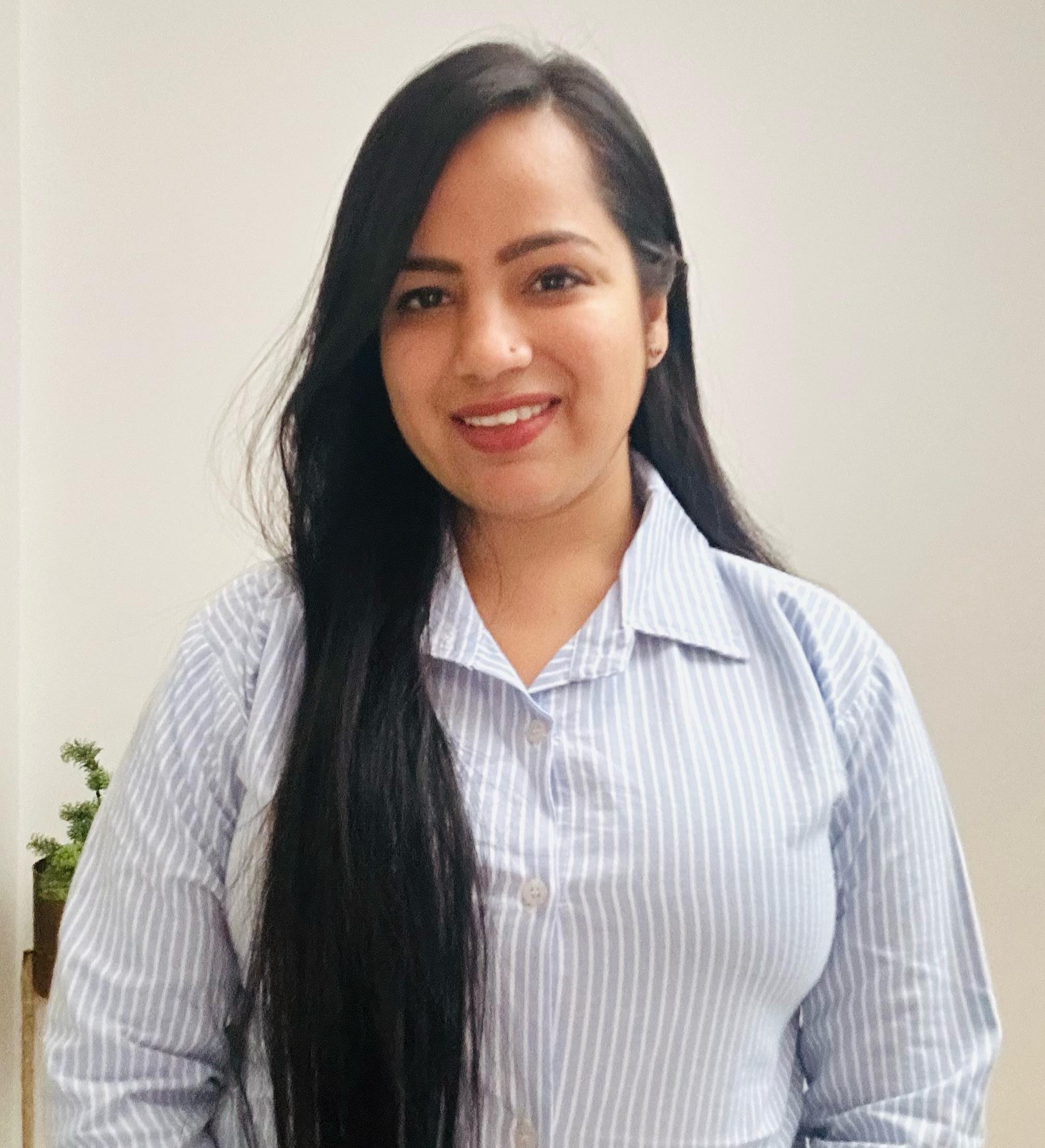 Dt. Aayushi Khatri
